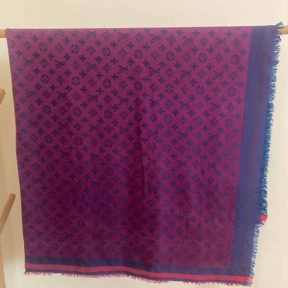 Louis Vuitton monogram shawl/scarf Authentic - Picture 10 of 11